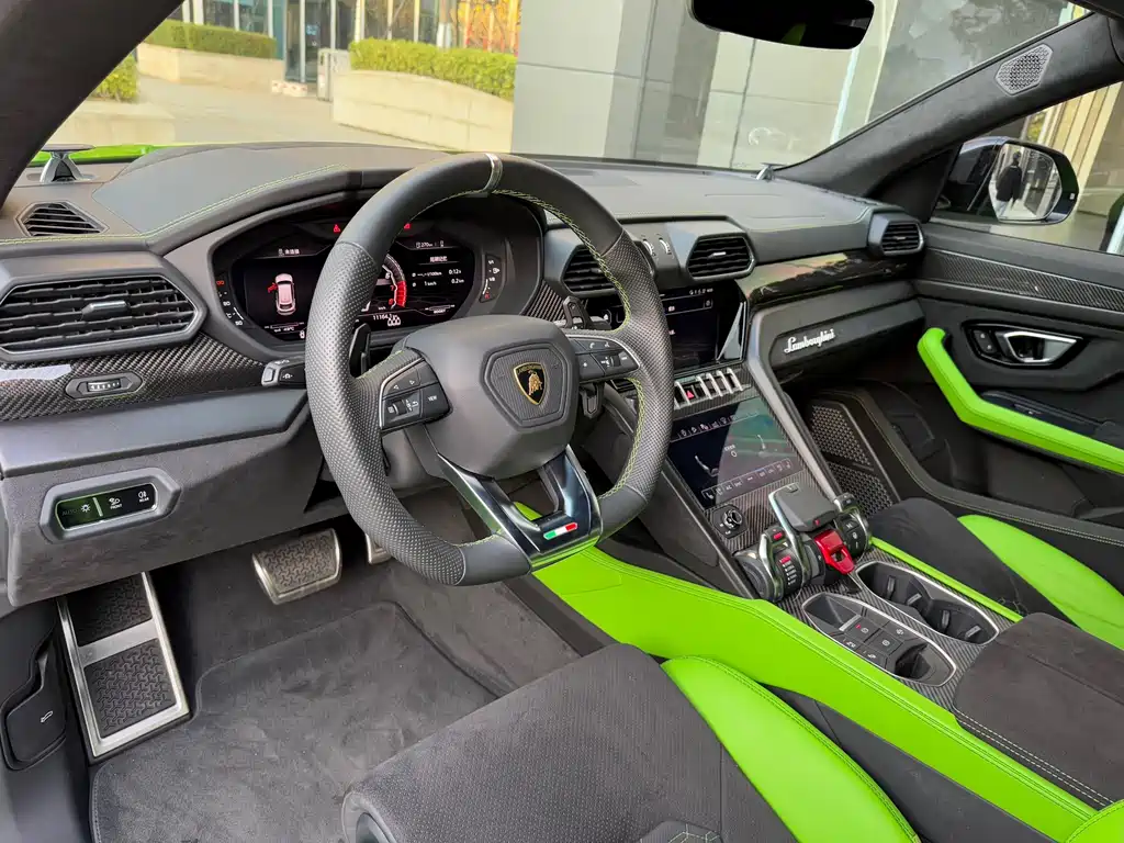 Lamborghini Urus 2021 4.0T V8