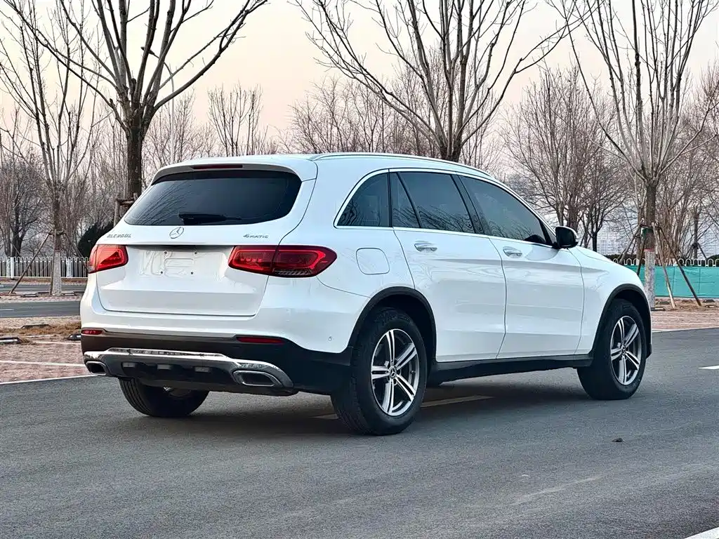 MERCEDES-BENZ GLC