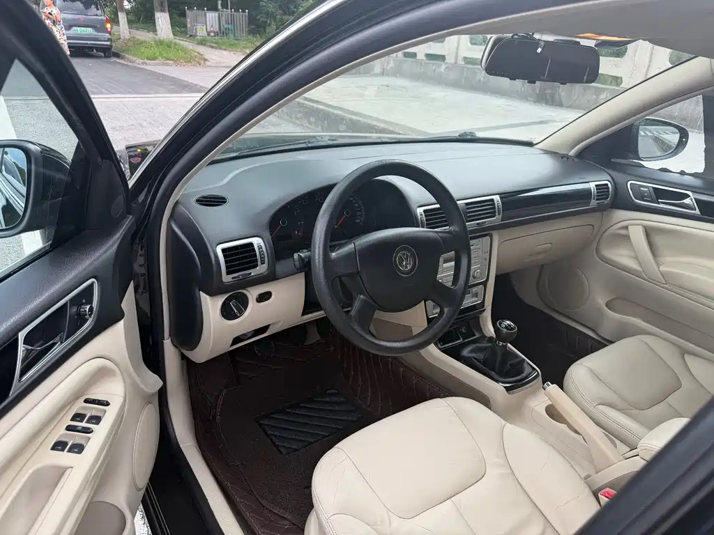 Volkswagen Passat Lingyu — миниатюра 9