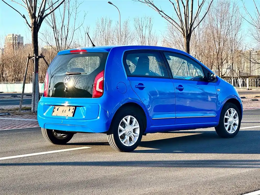 VOLKSWAGEN UP!