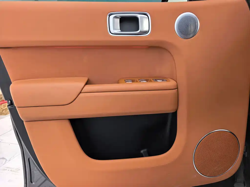 Li Auto Li L8 — миниатюра 4