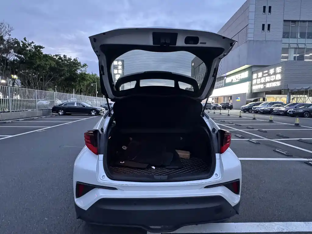 Toyota C-HR — миниатюра 15