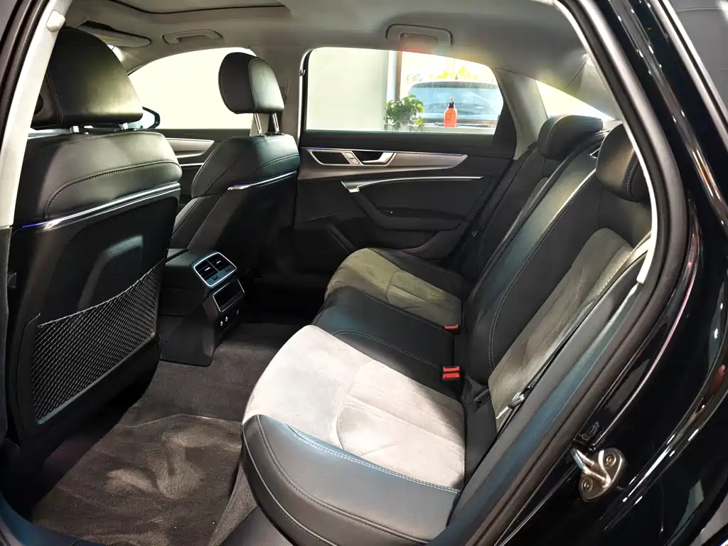 Audi A6L 2023 40 TFSI Luxury