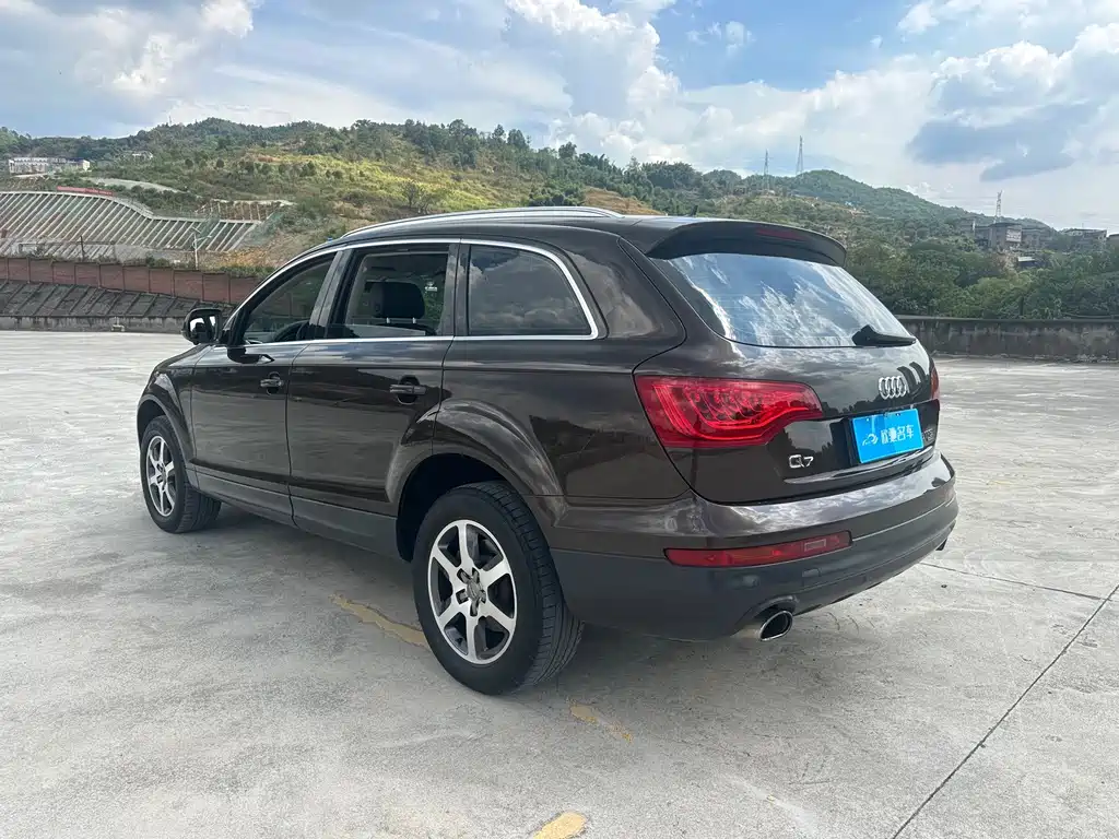Audi Q7 — миниатюра 5