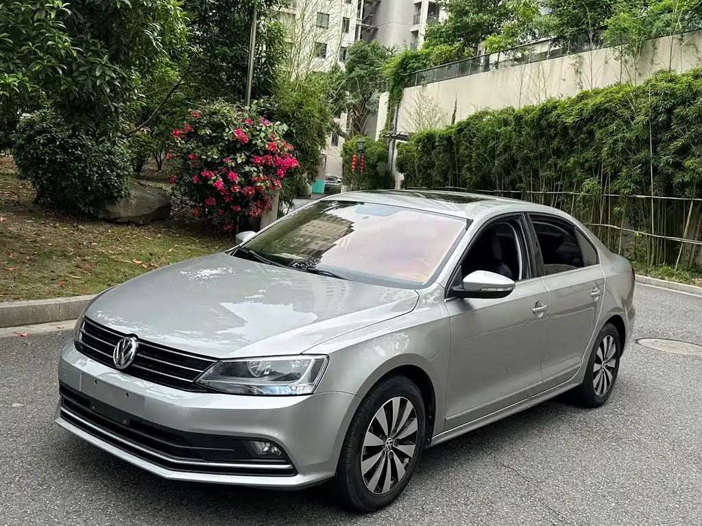 Volkswagen Sagitar 2017