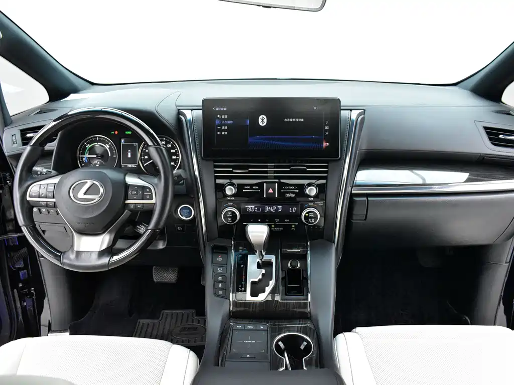 Lexus LM — миниатюра 8