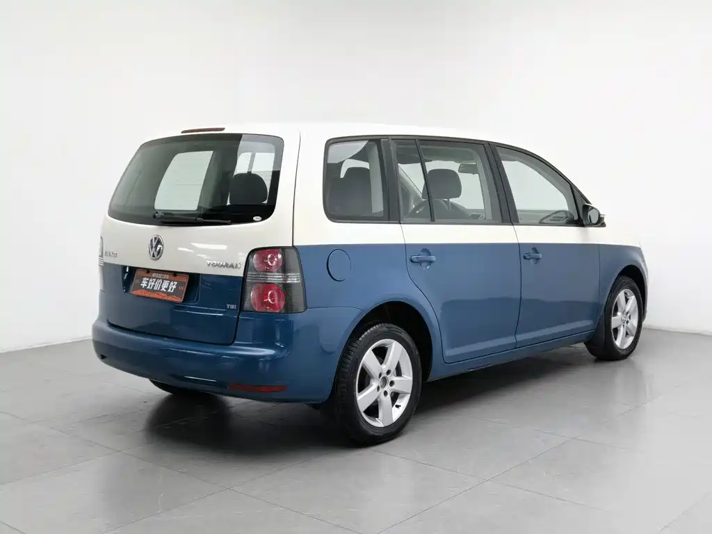 Volkswagen Touran — миниатюра 2