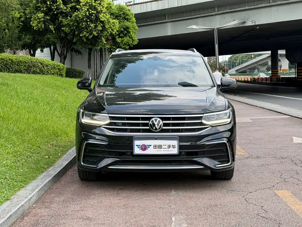 Volkswagen Tiguan L — миниатюра 2