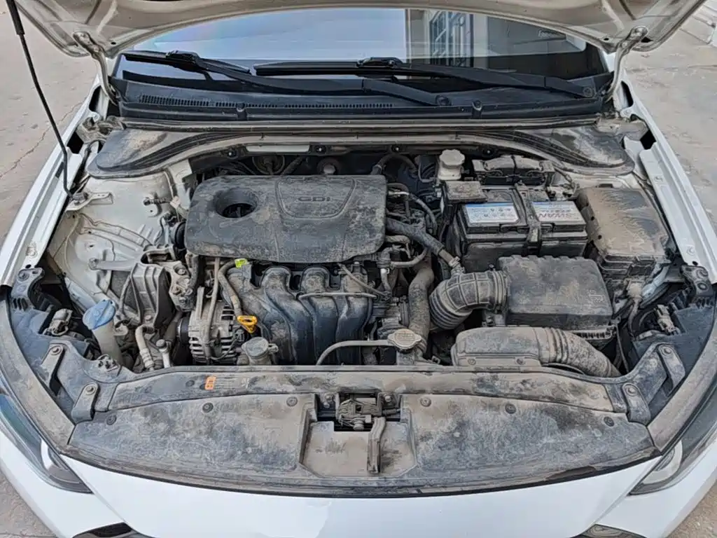 Hyundai Elantra — миниатюра 20