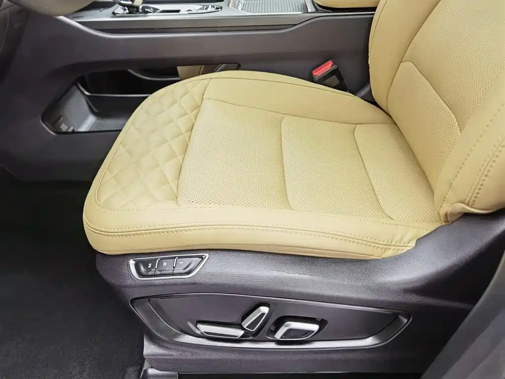 Geely Haoyue L — миниатюра 20