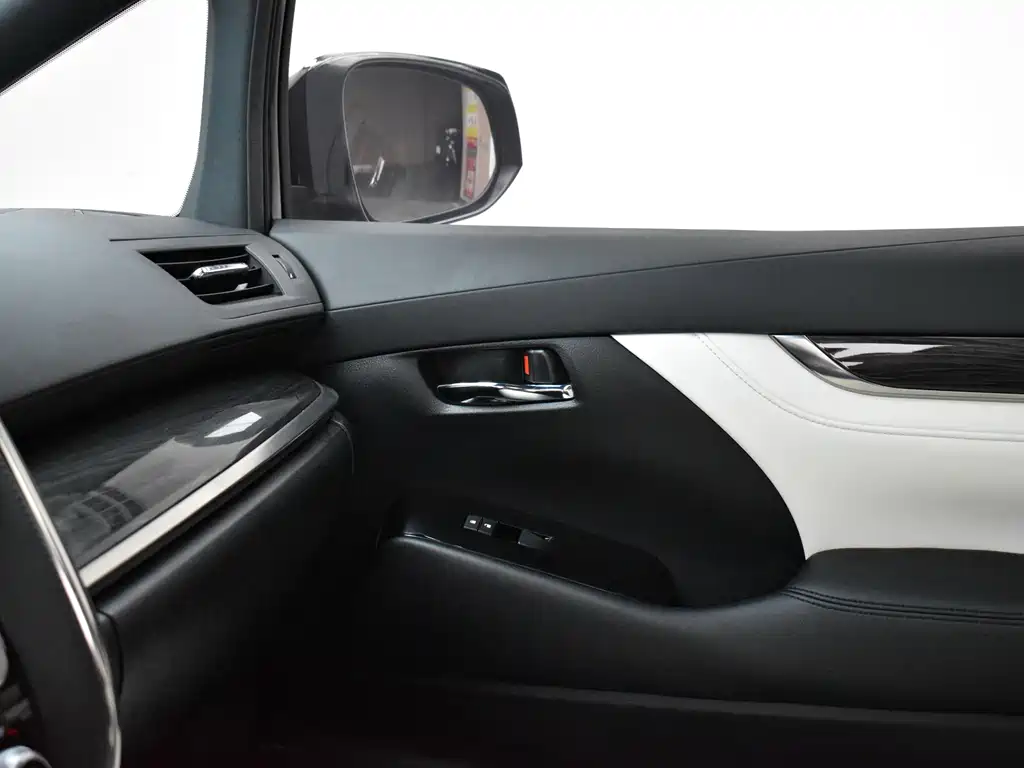Lexus LM — миниатюра 13