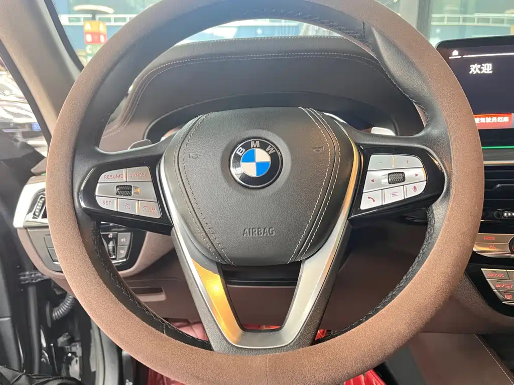 BMW 5 Series — миниатюра 5