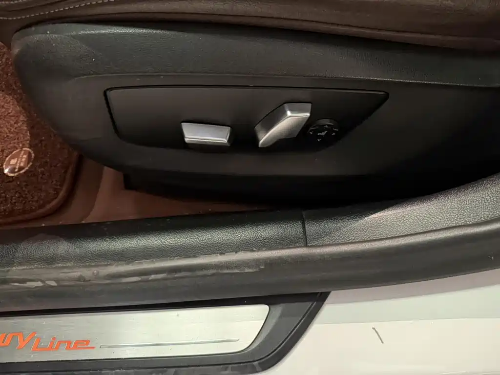 BMW 5 Series New Energy — миниатюра 9