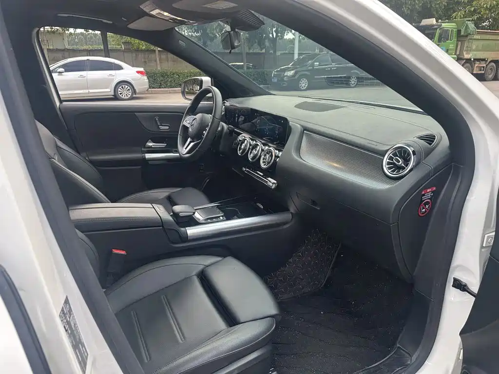 Mercedes-Benz GLA — миниатюра 25