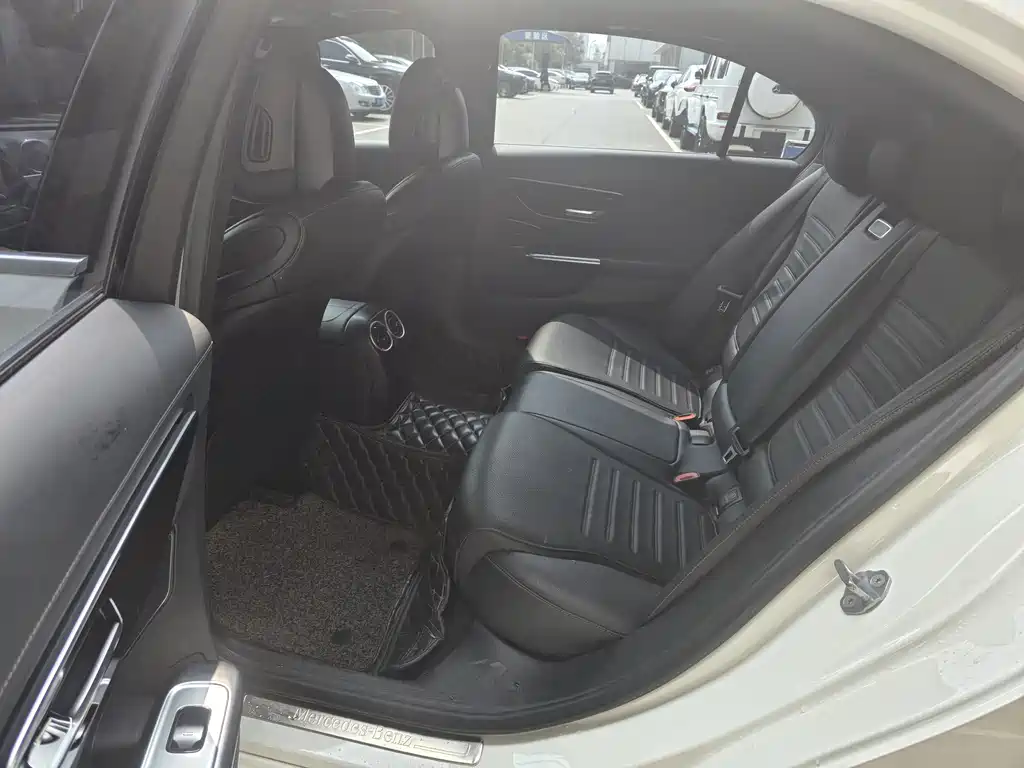 Mercedes-Benz C-Class — миниатюра 3