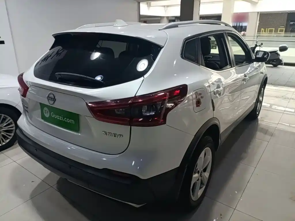 Nissan Qashqai — миниатюра 7