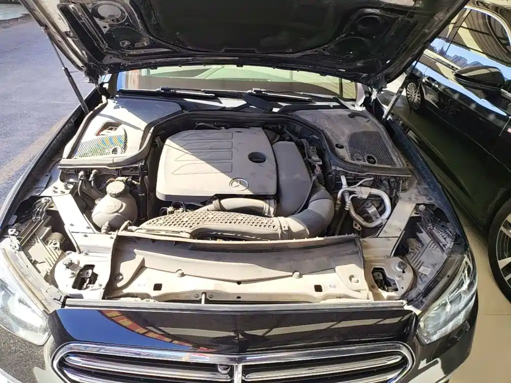 Mercedes-Benz E-Class — миниатюра 20