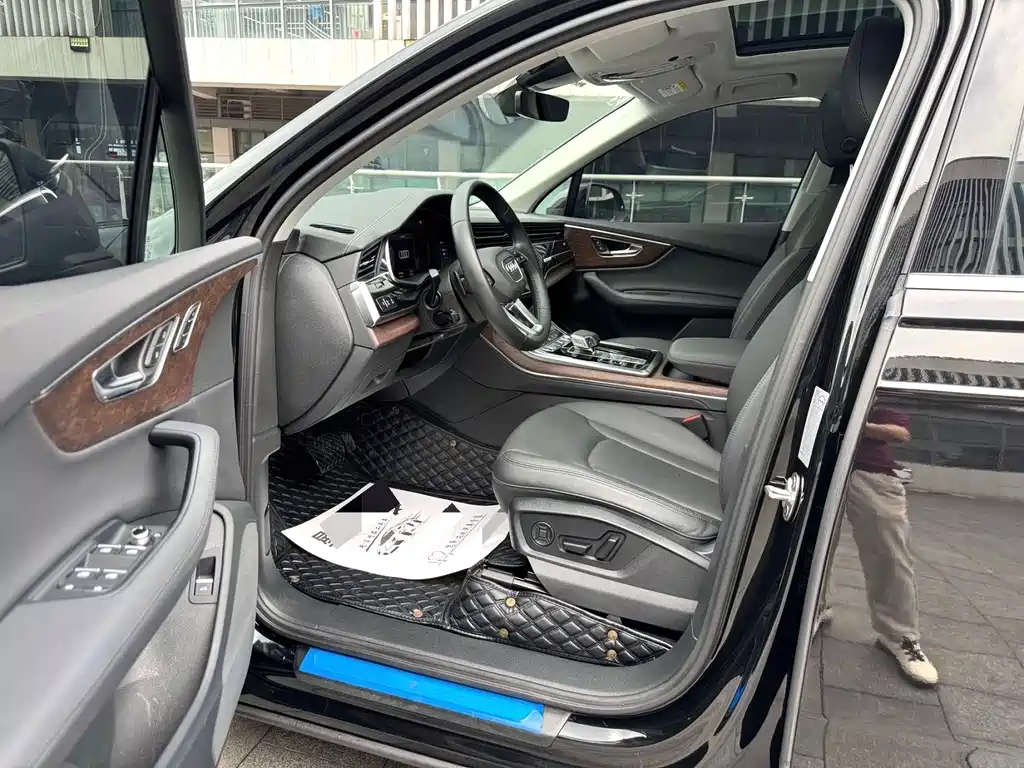 Audi Q7 — миниатюра 4