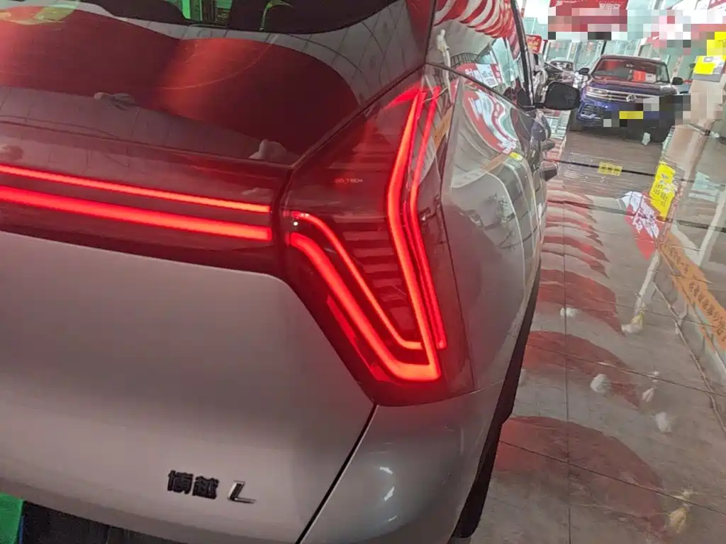 Geely Boyue L — миниатюра 8