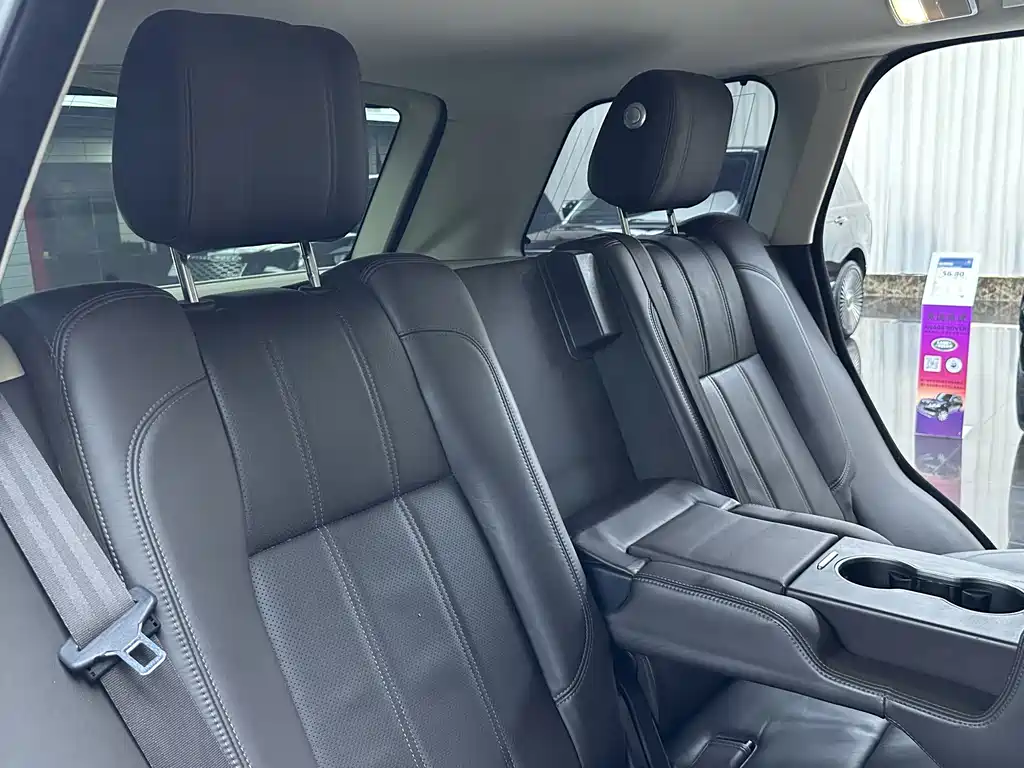 Land Rover Range Rover — миниатюра 8