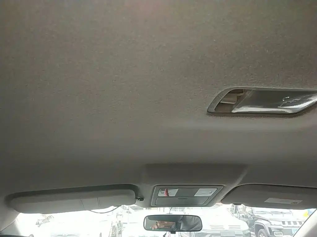 Nissan Tiida — миниатюра 14