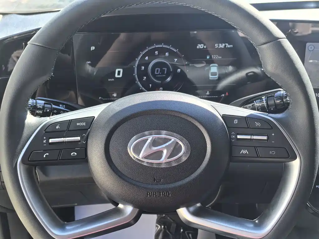 Hyundai Elantra — миниатюра 11
