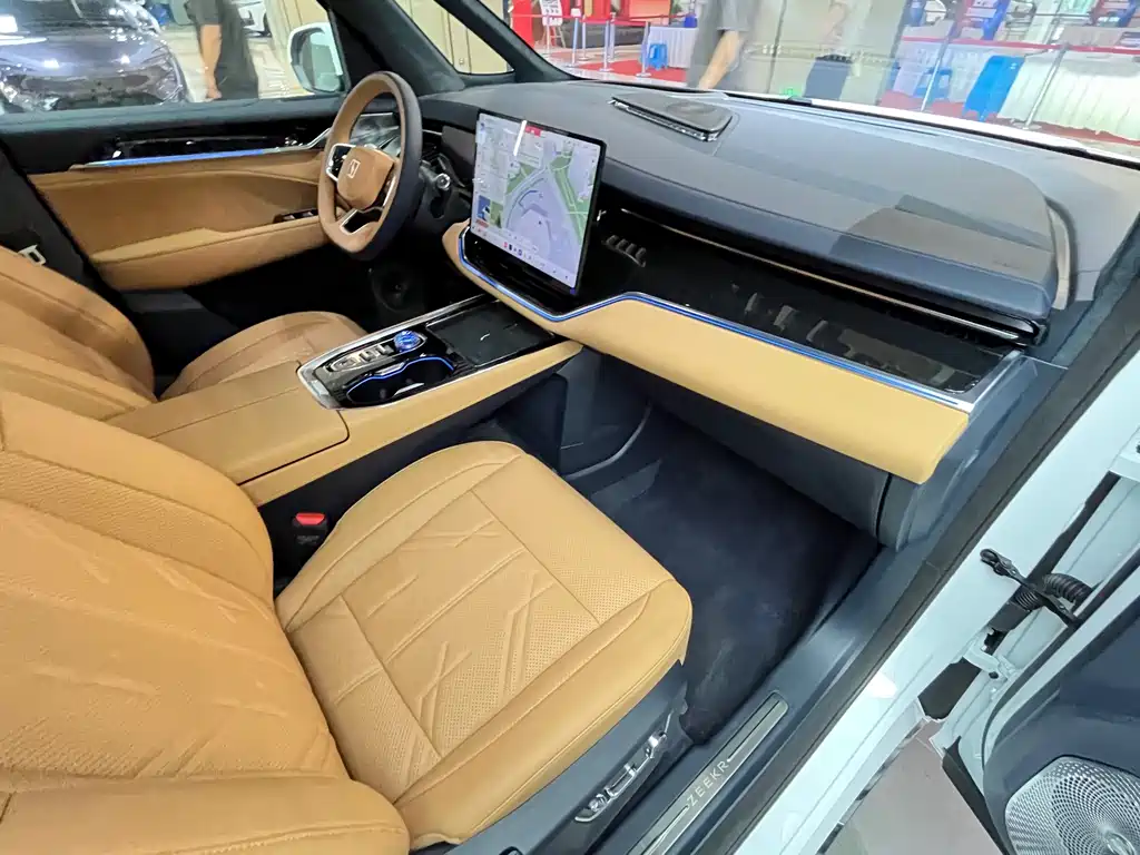 Zeekr 009 — миниатюра 11