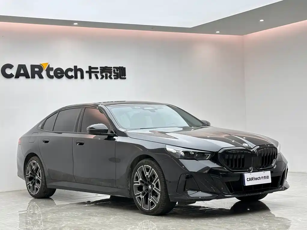 BMW 5 Series — миниатюра 6