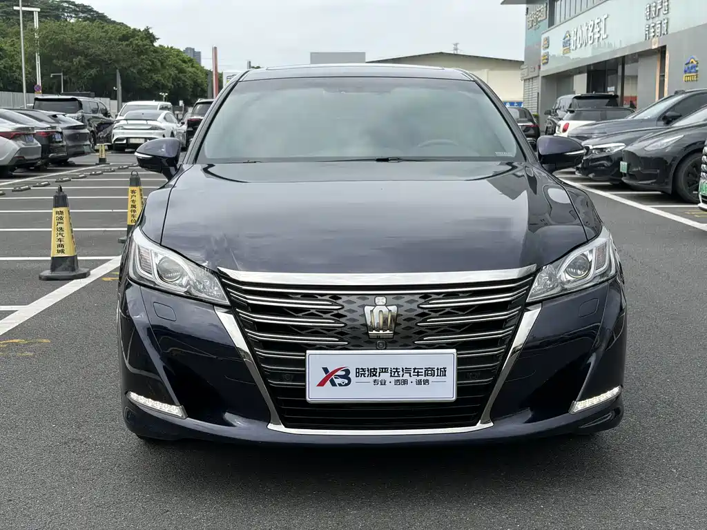 Toyota Crown — миниатюра 2
