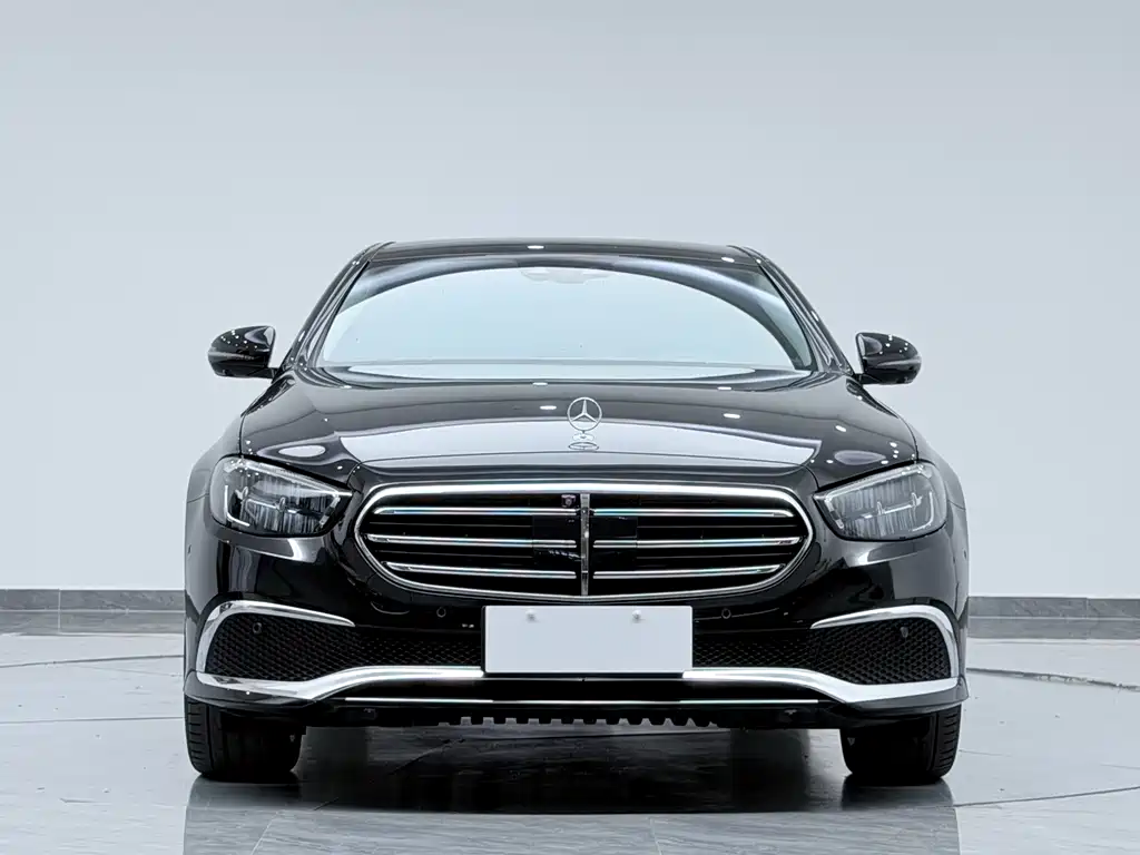 Mercedes-Benz E-Class — миниатюра 10