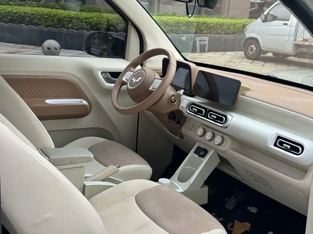 Wuling MINIEV — миниатюра 5
