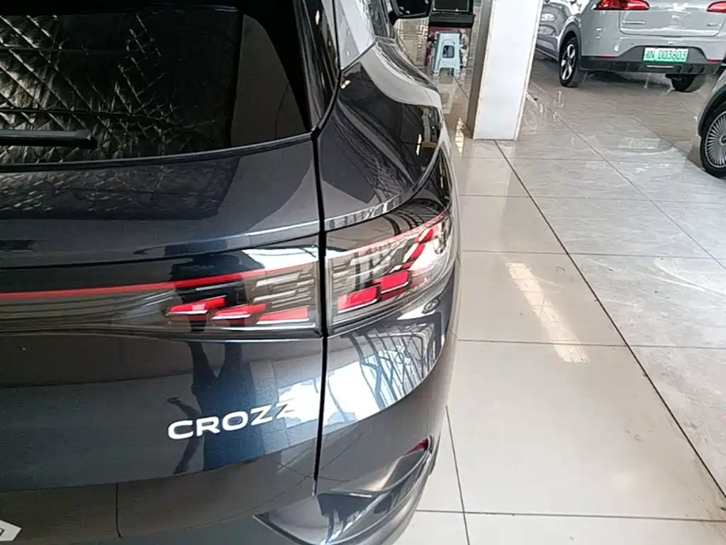 Volkswagen ID.4 Crozz — миниатюра 8