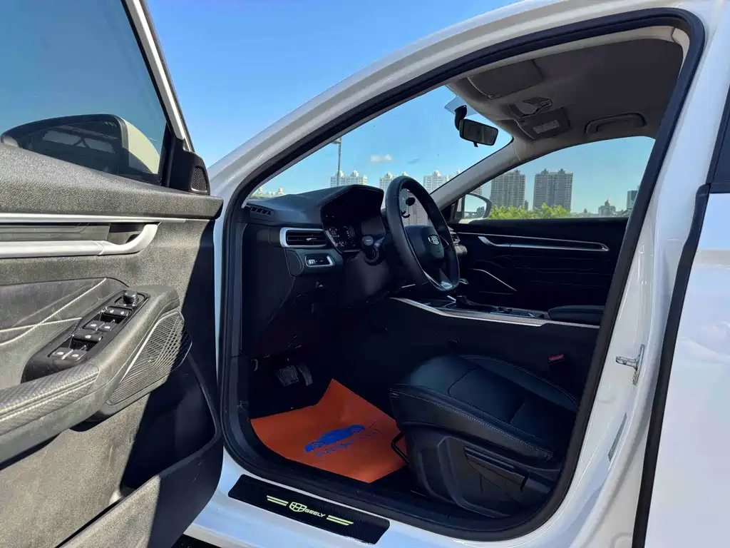 Geely Emgrand — миниатюра 7