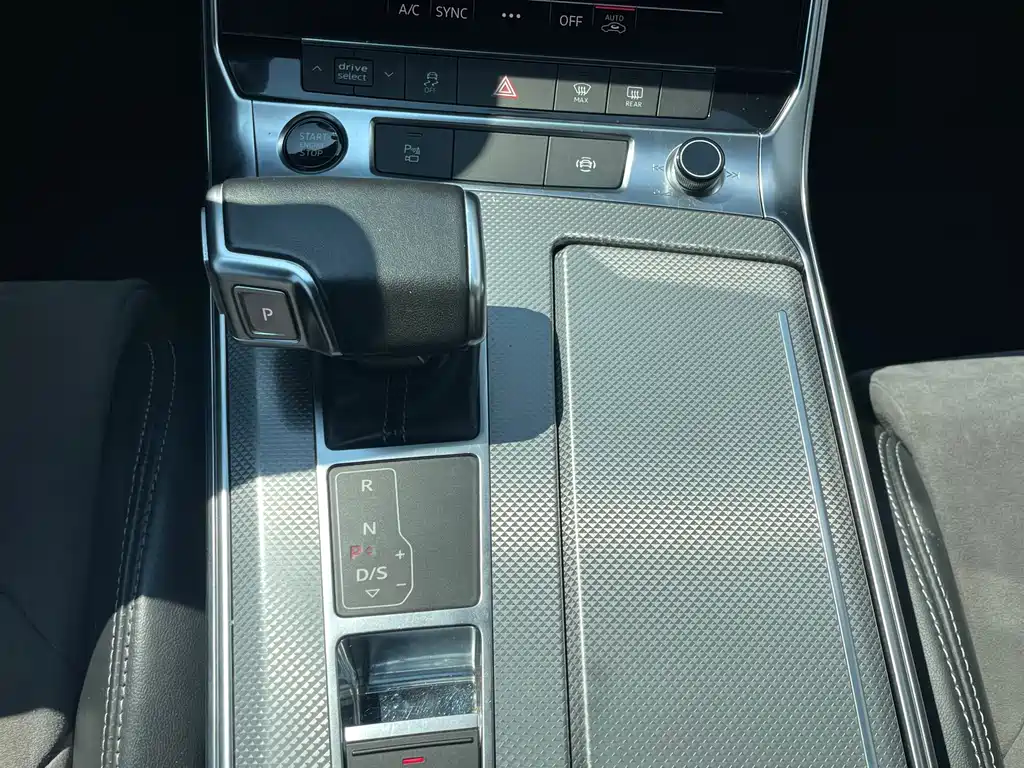 Audi A6L — миниатюра 10