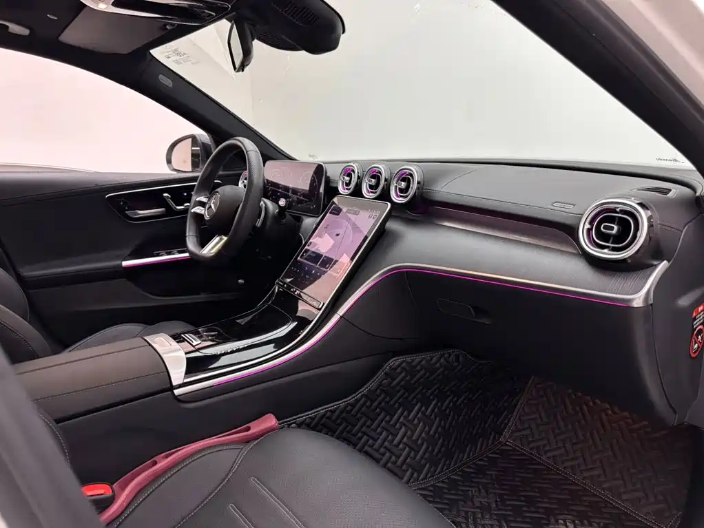 Mercedes-Benz C-Class — миниатюра 11