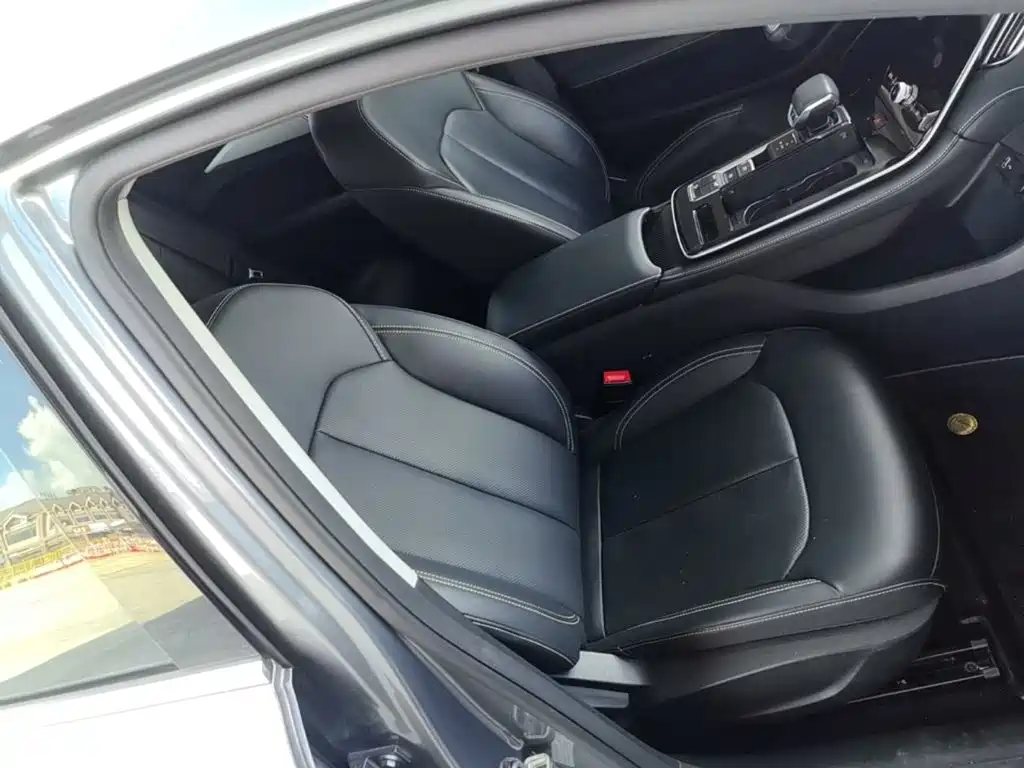 Roewe i6 MAX — миниатюра 25
