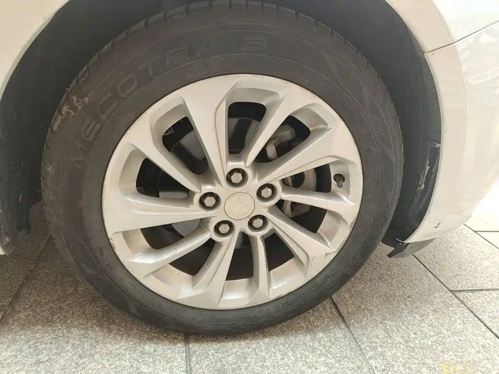 Buick Verano — миниатюра 8