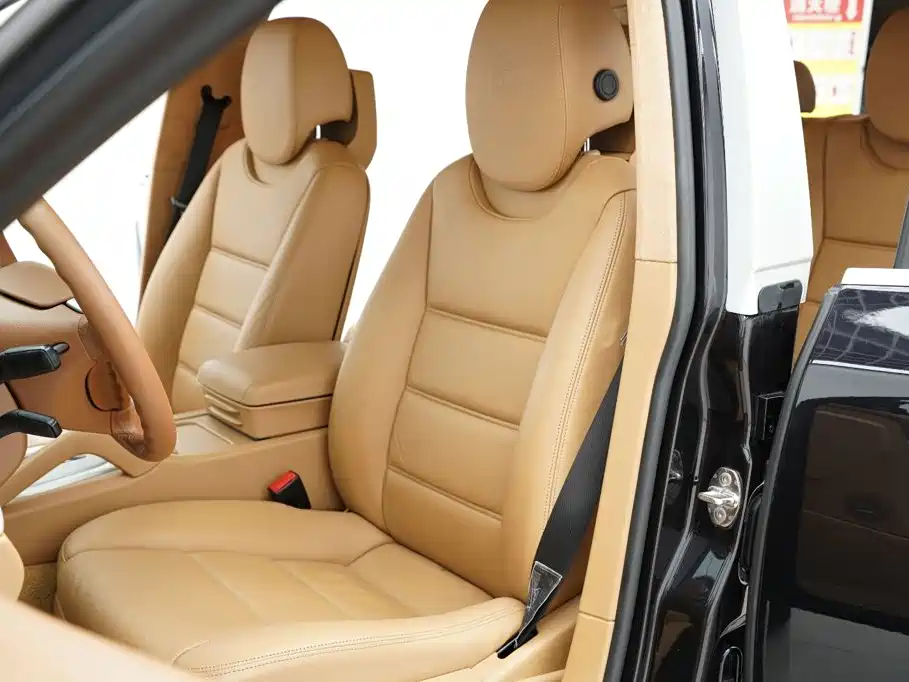 Porsche Cayenne — миниатюра 5