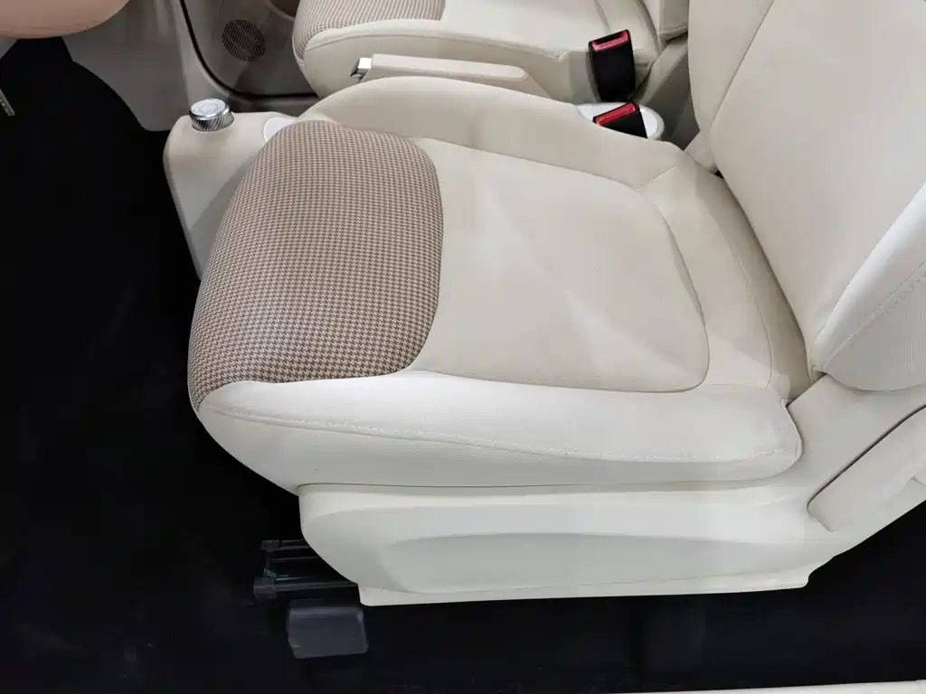 Wuling MINIEV — миниатюра 20