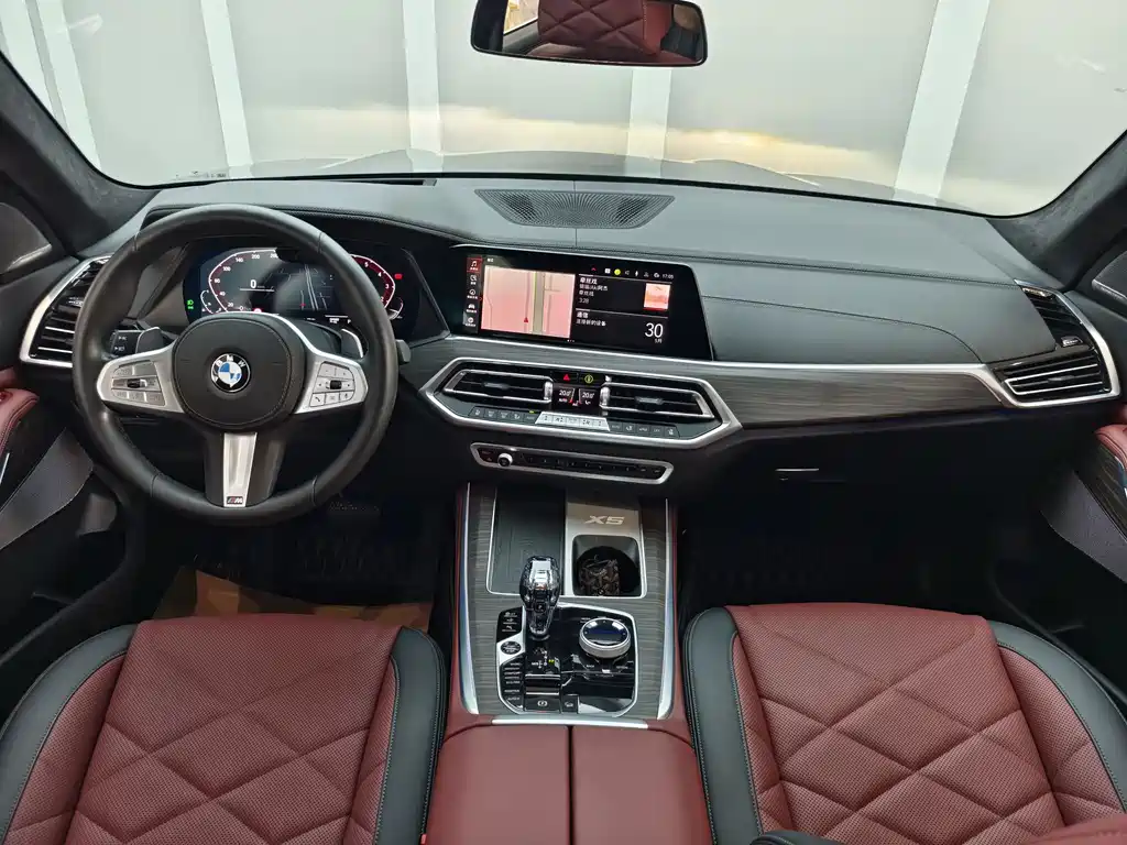 BMW X5 2022 xDrive 40Li M Sport