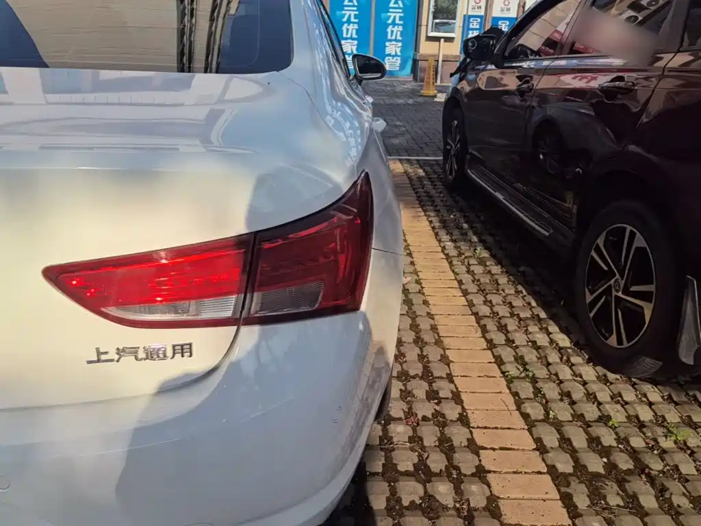 Buick Verano — миниатюра 8