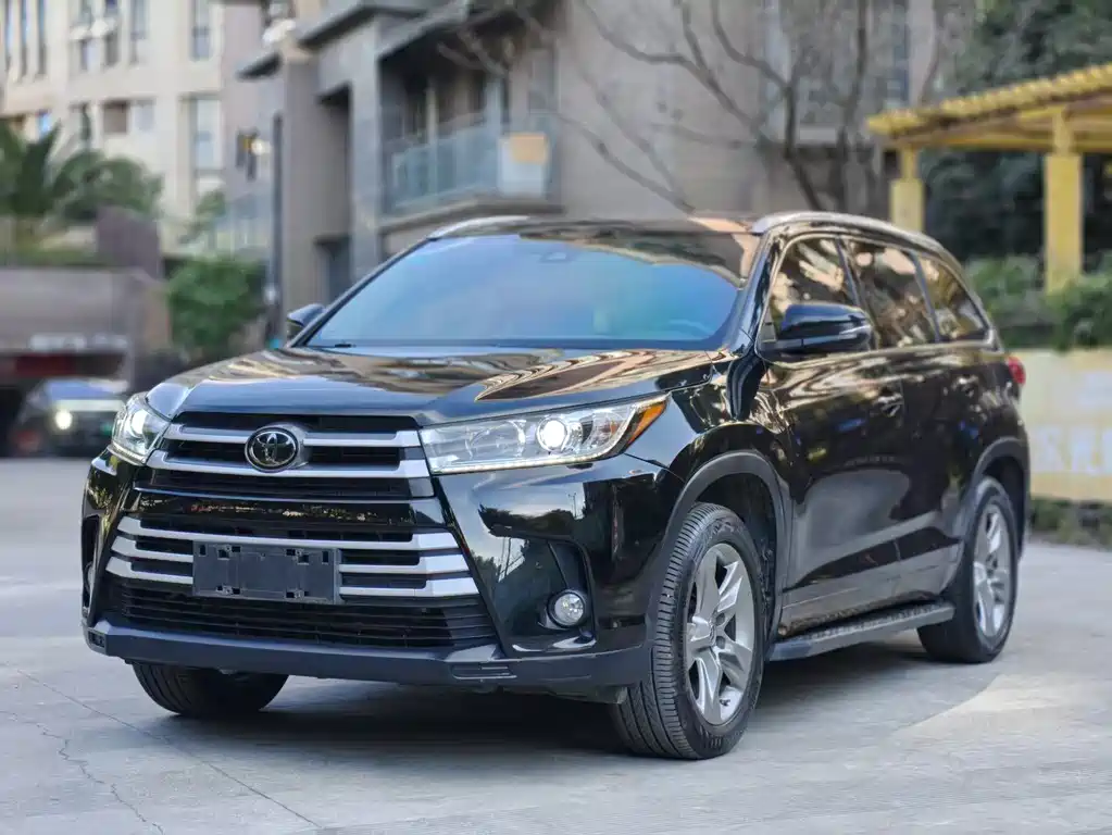 TOYOTA HIGHLANDER