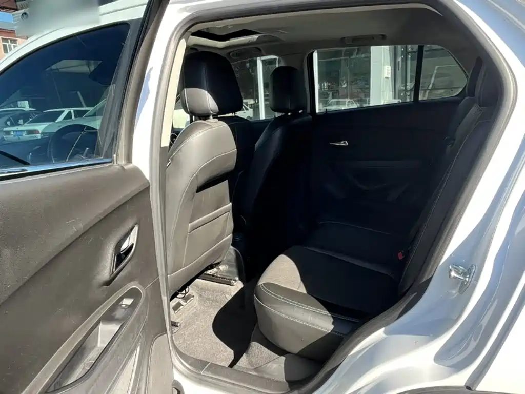 Chevrolet Trax — миниатюра 23