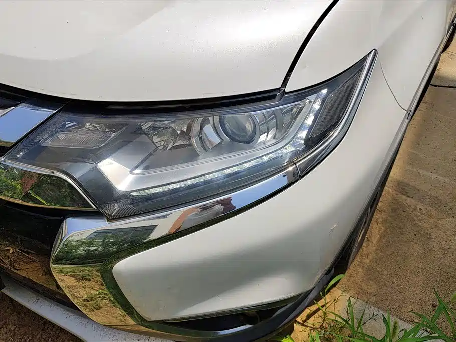 Mitsubishi Outlander 2017 2.0L 5 мест