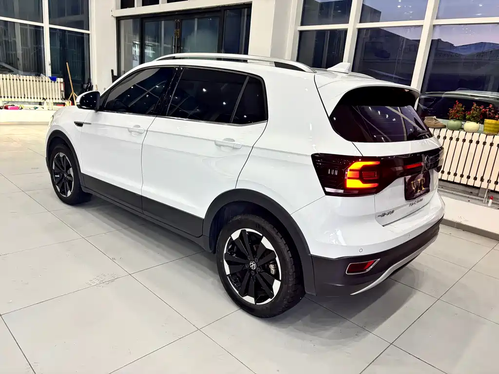 VOLKSWAGEN EXPLORING THE SHADOW