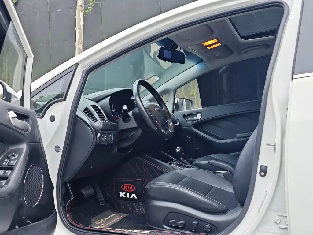 Kia K3 — миниатюра 6