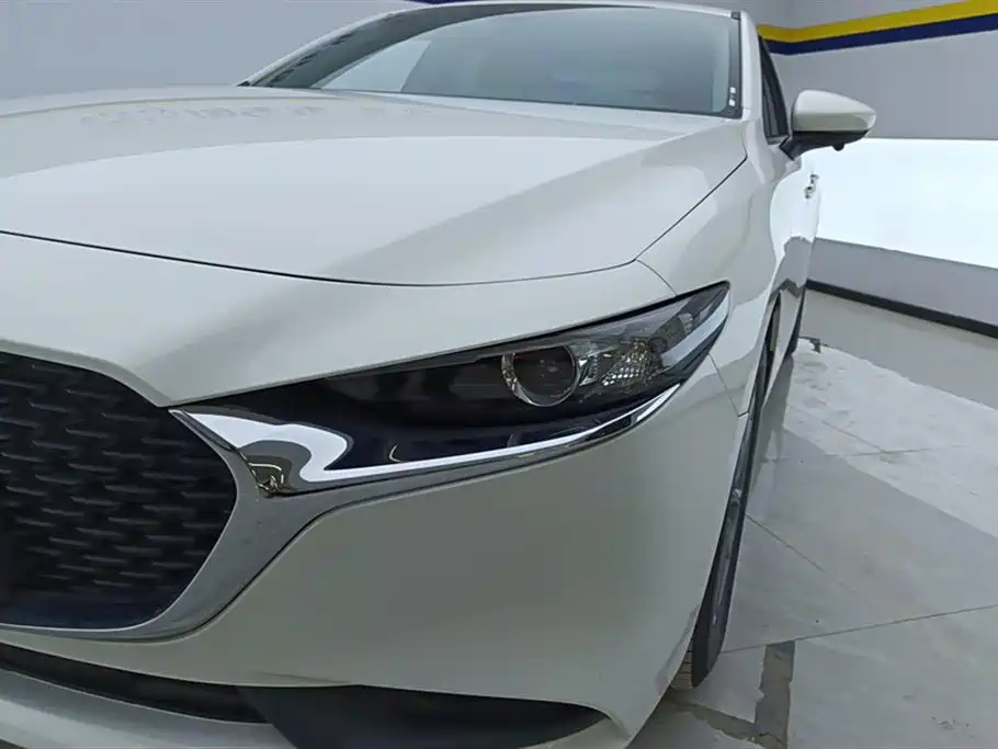 MAZDA 3 ANGKESAILA