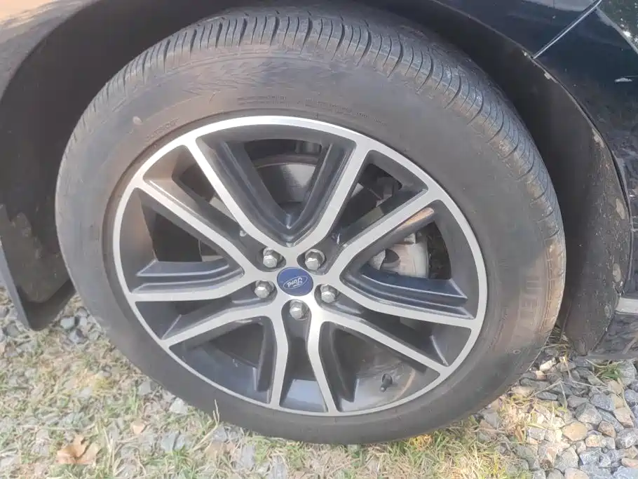 Ford Edge — миниатюра 6