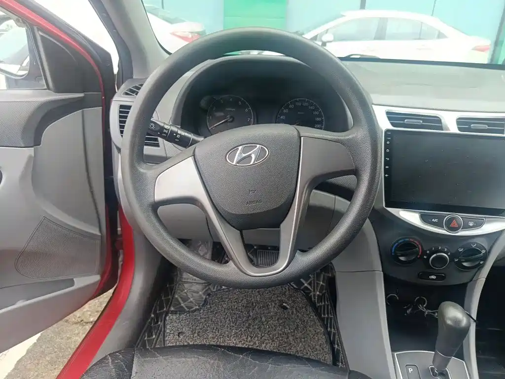 Hyundai Verna — миниатюра 6