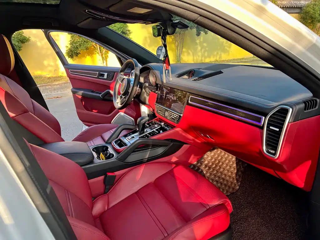 Porsche Cayenne — миниатюра 12